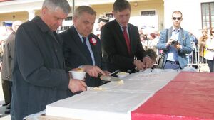 Były tort i flagi. Białostoczanie świętują 2 maja [ZDJĘCIA]