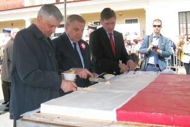 Były tort i flagi. Białostoczanie świętują 2 maja [ZDJĘCIA]