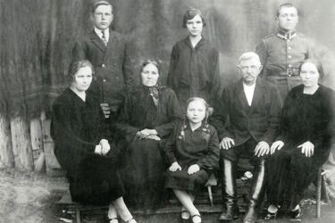 66 lat opiekowali się grobem. Dziś dostali potwierdzenie, że spoczywał w nim ich ojciec