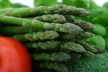 Sezon na szparagi. Uczestnicy warsztatów dowiedzą się, jak je przyrządzić