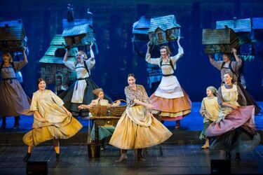 Bilety na "Skrzypka" w specjalnej cenie. Akcja na Dzień Matki [KONKURS]