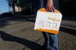 Skoszą trawniki i zrobią zakupy, zamiast siedzieć w szkolnych ławkach