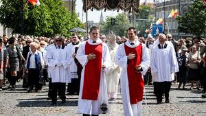 Boże Ciało. Białostoczanie wzięli udział w uroczystej procesji [ZDJĘCIA]