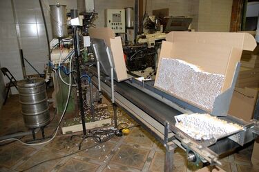 Narazili Skarb Państwa na milionowe straty. Zlikwidowano nielegalną fabrykę papierosów