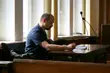 Wygrał proces z Truskolaskim. Sebastian Wicher może wrócić do pracy