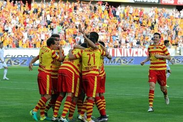 Lotto Ekstraklasa. Ruch na kolanach. Żółto-Czerwoni gromią Niebieskich