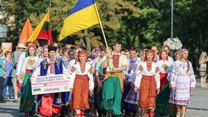 Barwna parada zespołów rozpoczęła Podlaską Oktawę Kultur