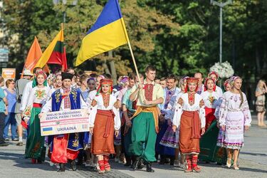 Barwna parada zespołów rozpoczęła Podlaską Oktawę Kultur