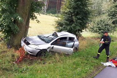Wypadek na trasie Łapy - Białystok. Nie żyje 18-latka, dwie osoby są ciężko ranne
