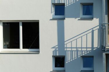 Samobójca na alei Piłsudskiego. Policja uratowała mu życie 