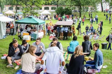 Śniadanie w plenerze. Smaczne dania, kawy i lemoniady w ogrodach Branickich [ZDJĘCIA]