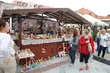Ekologiczne wina i swojskie wędliny. Przed Ratuszem ruszył jarmark [ZDJĘCIA]