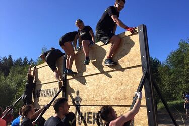 Błoto, woda i mnóstwo przeszkód do pokonania. Ekstremalny Hero Run za nami [WIDEO]