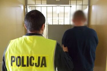 Wracając z meczu, pobili rowerzystę. Kibice białostockiego klubu usłyszą zarzuty