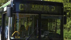 Pasażerów w nich niewielu, ale będą jeździć. Wraca linia C, sprawdza się 29