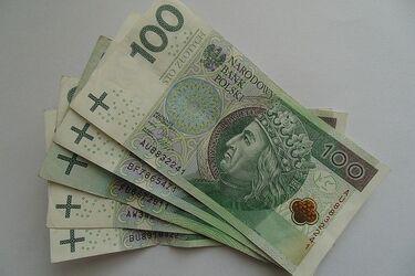 Sprawca rozboju zatrzymany. Zaatakował mężczyznę, który wyszedł ze sklepu