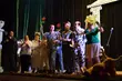 100 niepełnosprawnych aktorów wystąpiło na scenie