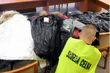 "Markowe" ubrania w rękach celników. Znaleźli 350 podróbek