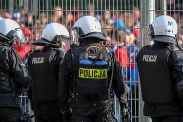 Starcia kibiców z policją przed meczem rezerw Jagiellonii i Widzewa. Są zatrzymania