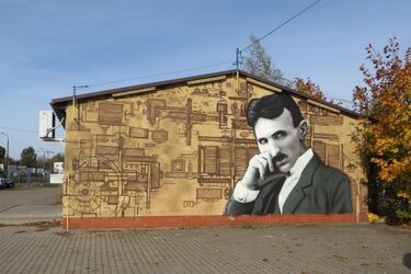 Powstaje nowy mural. Ozdobi ścianę budynku przy ul. Towarowej