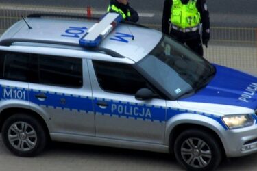 Ul. Wiejska. Zderzyły się 3 samochody