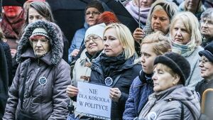 Sprzeciw wobec przemocy i ingerencji Kościoła w politykę. Kolejny strajk kobiet [ZDJĘCIA]