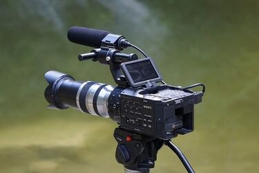 Jak dobrze wypaść przed kamerą i zmontować prosty materiał? Darmowe spotkanie