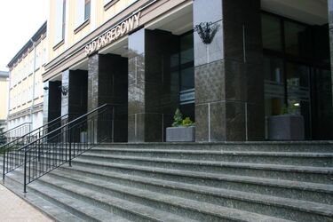 Nastolatkowie z poprawczaka przyłożyli wychowawczyni nóż do szyi. Żądali kluczy od krat