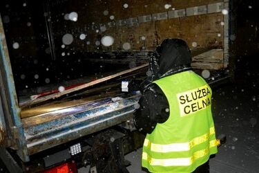 Znalezisko w rosyjskiej ciężarówce. Podłoga była przerobiona