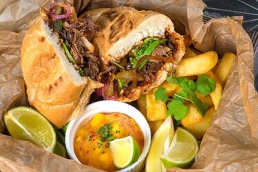 Royal Street Food. Nowy lokal powstał w centrum miasta
