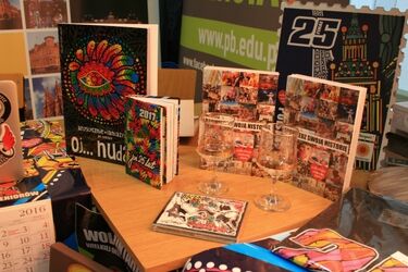 Kieliszki ze ślubu księżnej Diany i designerski rower. Licytacje podczas Finału WOŚP