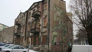 Kamienice przy Piłsudskiego stoją, jak stały, ale na remont nie ma co liczyć