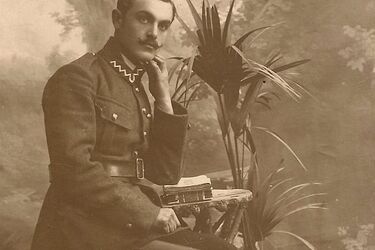 Ponad 200 oryginalnych zdjęć. Wojskowi w fotograficznym atelier