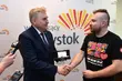 Białystok wspiera WOŚP. Prezydent przekazał pióro na aukcję