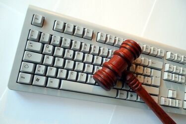 Hakerzy włamali się na konto bankowe i okradli podlaskiego rolnika