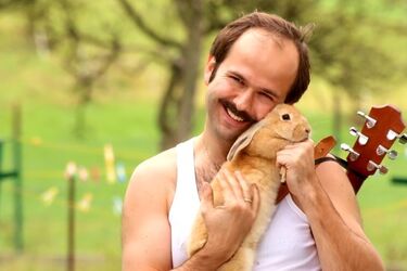 Jest gwiazdą rock polo. Rozdajemy bilety na koncert Sławomira [KONKURS, WIDEO]