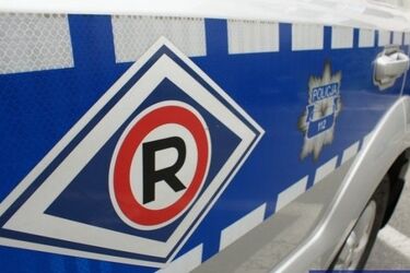 Ten kierowca zupełnie nie ma wyobraźni. Na szczęście na razie sobie nie pojeździ 