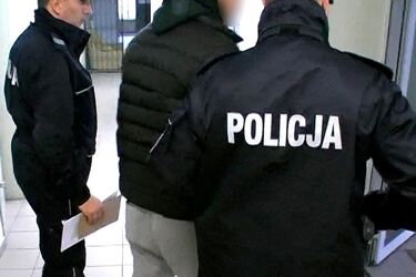 Rozbój na osiedlu Przydworcowe. Ukradli 100 zł i czapkę zimową