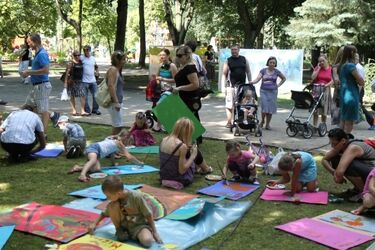 Festyn rodzinny, nowy mural i stojaki na rowery. 60 lat WOAK-u