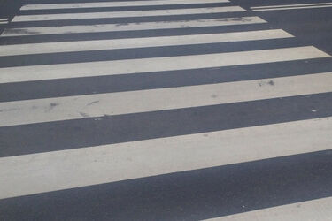 26-latek na oznakowanym przejściu potrącił 12-latka. Dziecko trafiło do szpitala