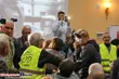 Wykrzykiwali do Wałęsy 