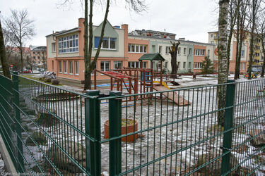 Ogrodzenie, oświetlenie, termomodernizacje. Inwestycje w szkołach i przedszkolach