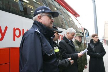 Podlascy policjanci, strażacy i strażnicy graniczni oddają krew. Można do nich dołączyć