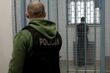 Rozbój w biały dzień. 23-latek był bity trzonkiem od łopaty po głowie i całym ciele