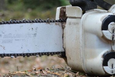 Tragedia podczas pracy w ogrodzie. Nie żyje 75-latek