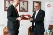 UwB kontynuuje współpracę z bankiem. Skorzystają m.in. studenci