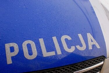 Spadł z przyczepy i zakleszczyły mu się nogi