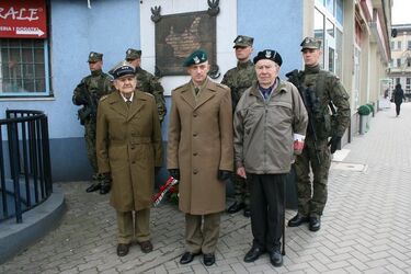 "Czerpiemy z historii naszego patrona". Podlaska OT uczciła pamięć Władysława Liniarskiego