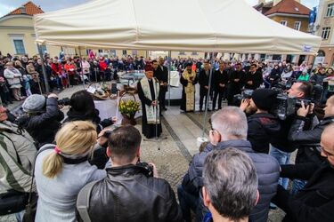Ekumeniczne święcenie pokarmów przed Ratuszem i na stadionie [ZDJĘCIA]