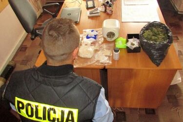 Marihuana, amfetamina, ecstasy. 43-latek i 21-latka za to odpowiedzą